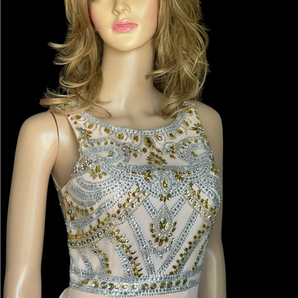 Foryoudress peach Sequin maxi
Dress size 6 - Picture 3 of 14